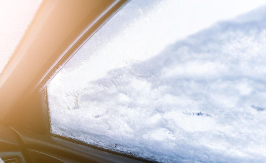 如果你的车窗被冻住了怎么办